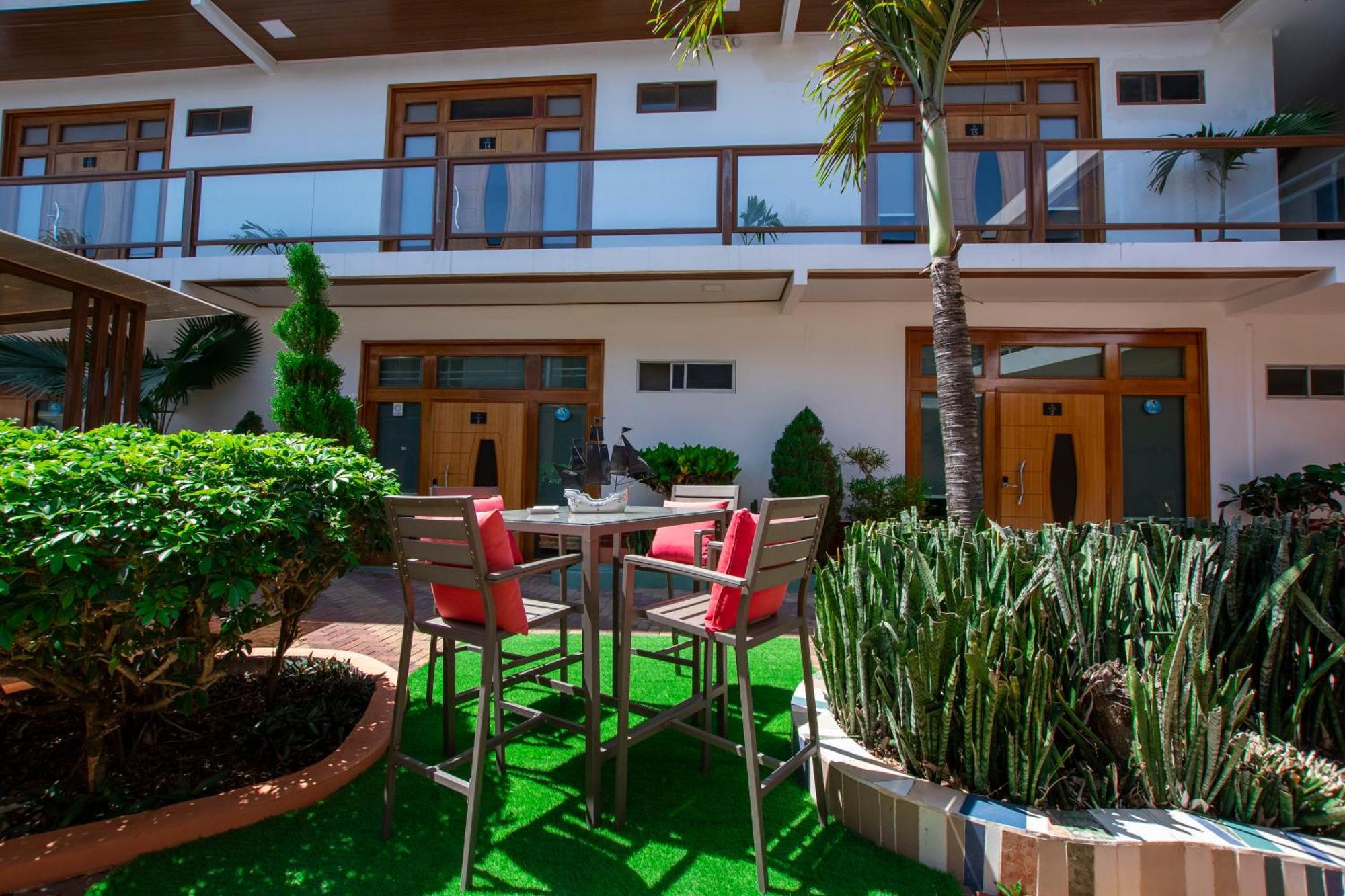 Blue Marlin Hotel Puerto Baquerizo Moreno Buitenkant foto